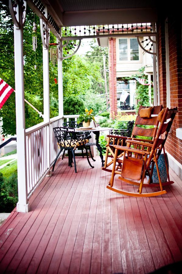 Main Street Inn Parkville Exterior photo